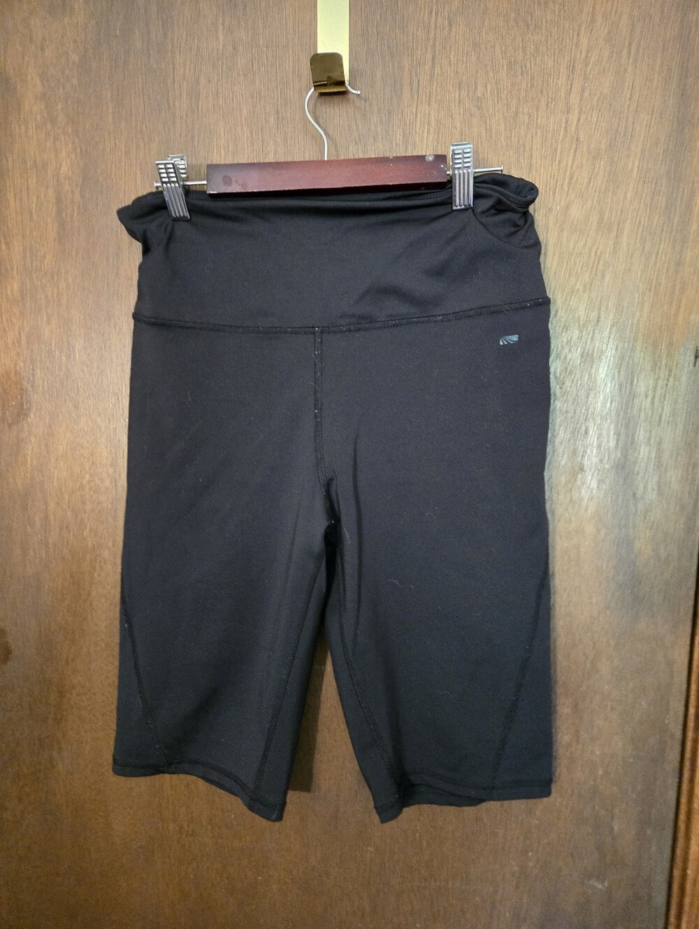 High-Rise Black Women’s Performance Shorts Large Zip Pocket Size Large